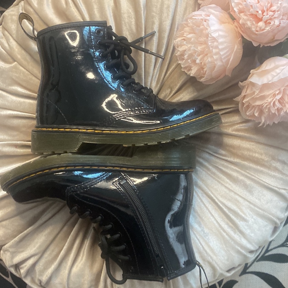 🎀 Dr Martens Kids Unisex 1460 J Combat Boots Patent Leather Black Size 2 - Picture 5 of 7